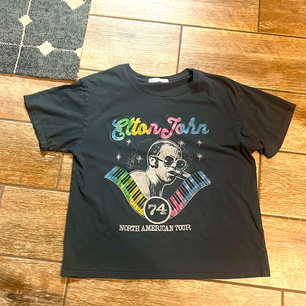 Daydreamer Elton John tshirt, black with graphic, worn twice, no tag